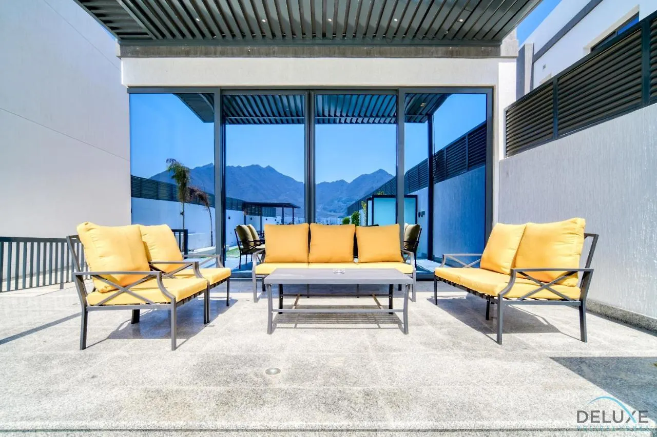 Exclusive Deal! Luxury 4Br Villa On Al Dana Island By Deluxe Holiday Homes Fujairah Apartment