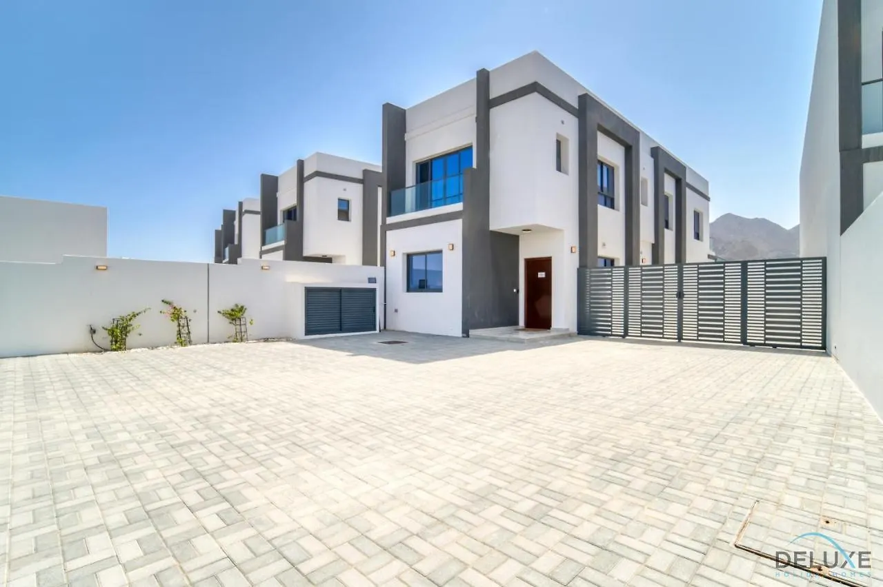 Apartment Exclusive Deal! Luxury 4Br Villa On Al Dana Island By Deluxe Holiday Homes Fujairah