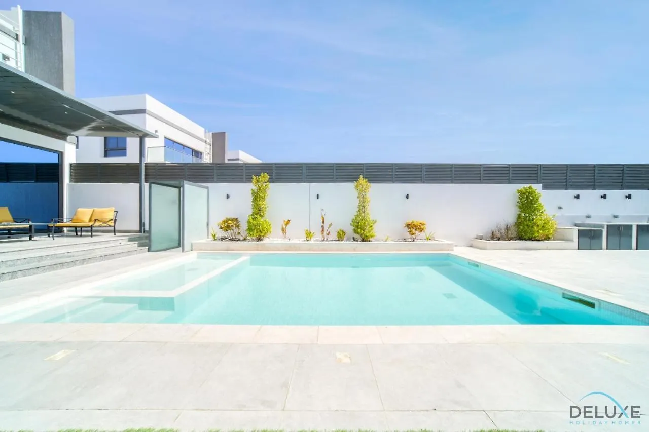 Apartment Exclusive Deal! Luxury 4Br Villa On Al Dana Island By Deluxe Holiday Homes Fujairah