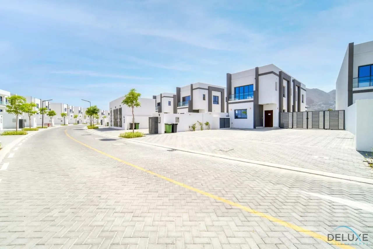 Exclusive Deal! Luxury 4Br Villa On Al Dana Island By Deluxe Holiday Homes Fujairah