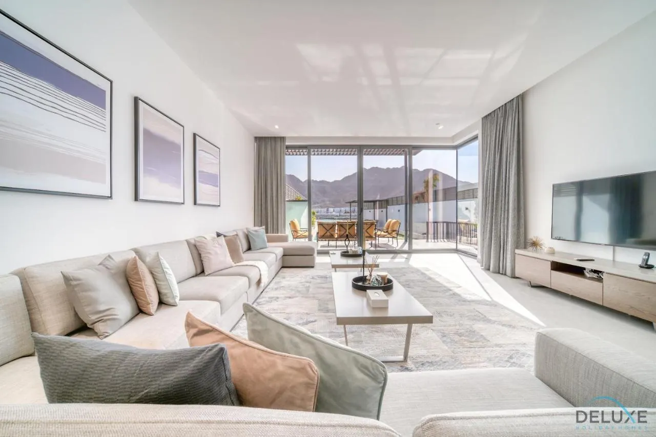 Apartment Exclusive Deal! Luxury 4Br Villa On Al Dana Island By Deluxe Holiday Homes Fujairah United Arab Emirates