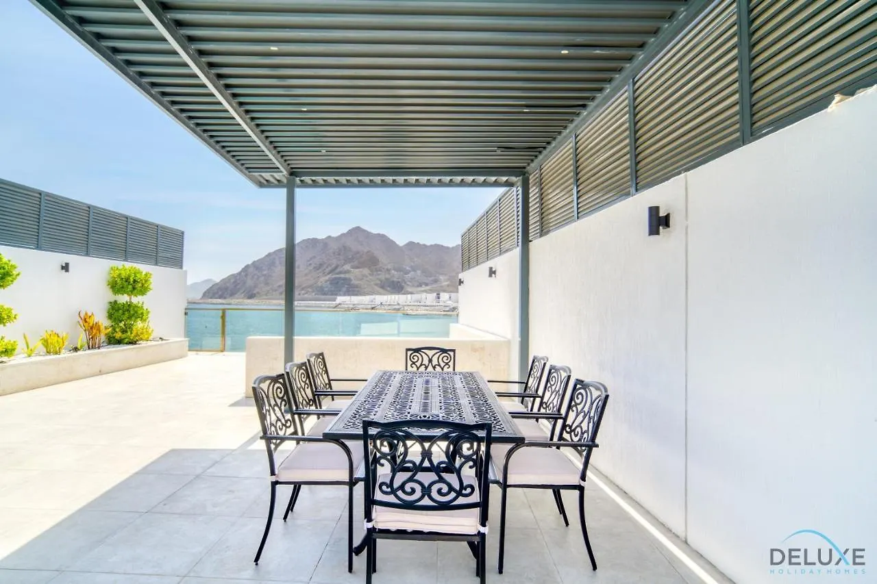 Exclusive Deal! Luxury 4Br Villa On Al Dana Island By Deluxe Holiday Homes Fujairah Apartment