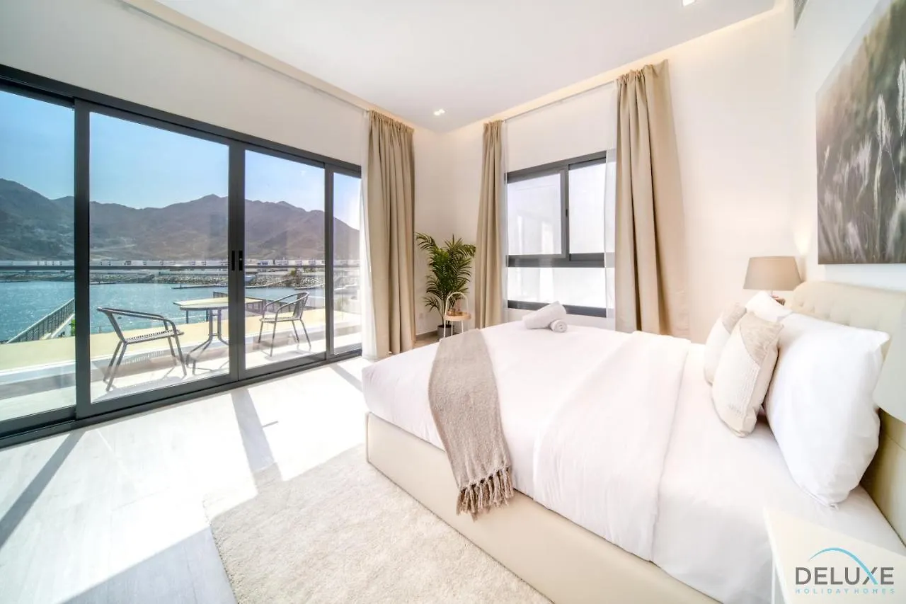 Exclusive Deal! Luxury 4Br Villa On Al Dana Island By Deluxe Holiday Homes Fujairah United Arab Emirates