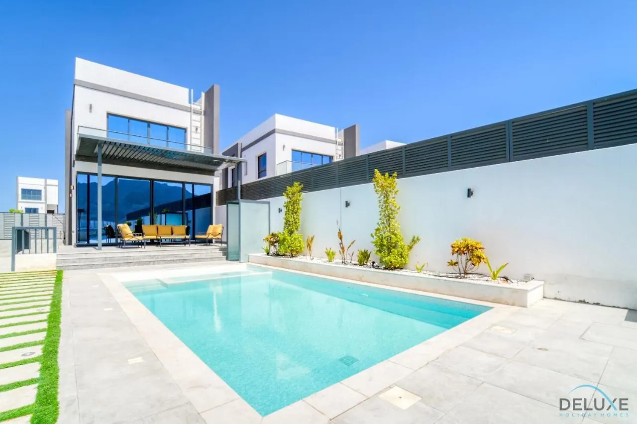 Apartment Exclusive Deal! Luxury 4Br Villa On Al Dana Island By Deluxe Holiday Homes Fujairah United Arab Emirates