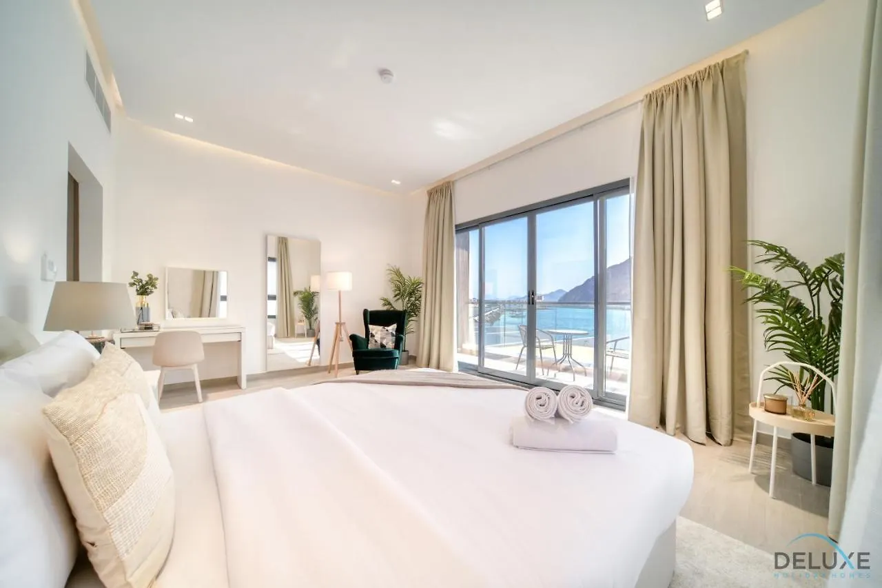 Exclusive Deal! Luxury 4Br Villa On Al Dana Island By Deluxe Holiday Homes Fujairah United Arab Emirates
