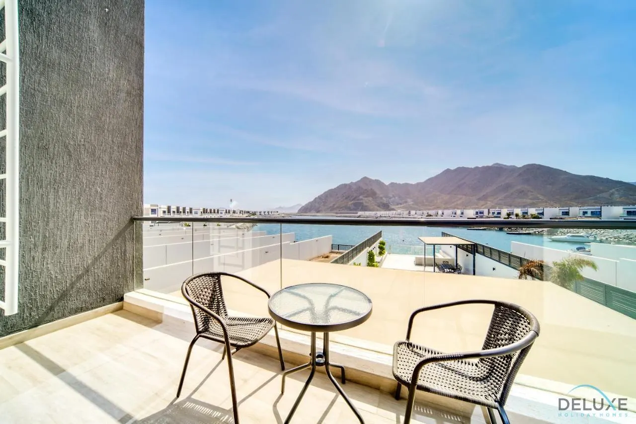 Apartment Exclusive Deal! Luxury 4Br Villa On Al Dana Island By Deluxe Holiday Homes Fujairah United Arab Emirates