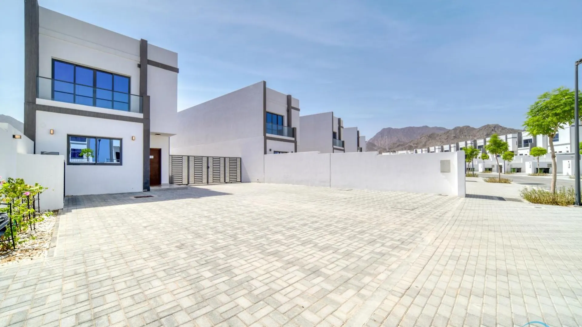 Exclusive Deal! Luxury 4Br Villa On Al Dana Island By Deluxe Holiday Homes Fujairah Apartment
