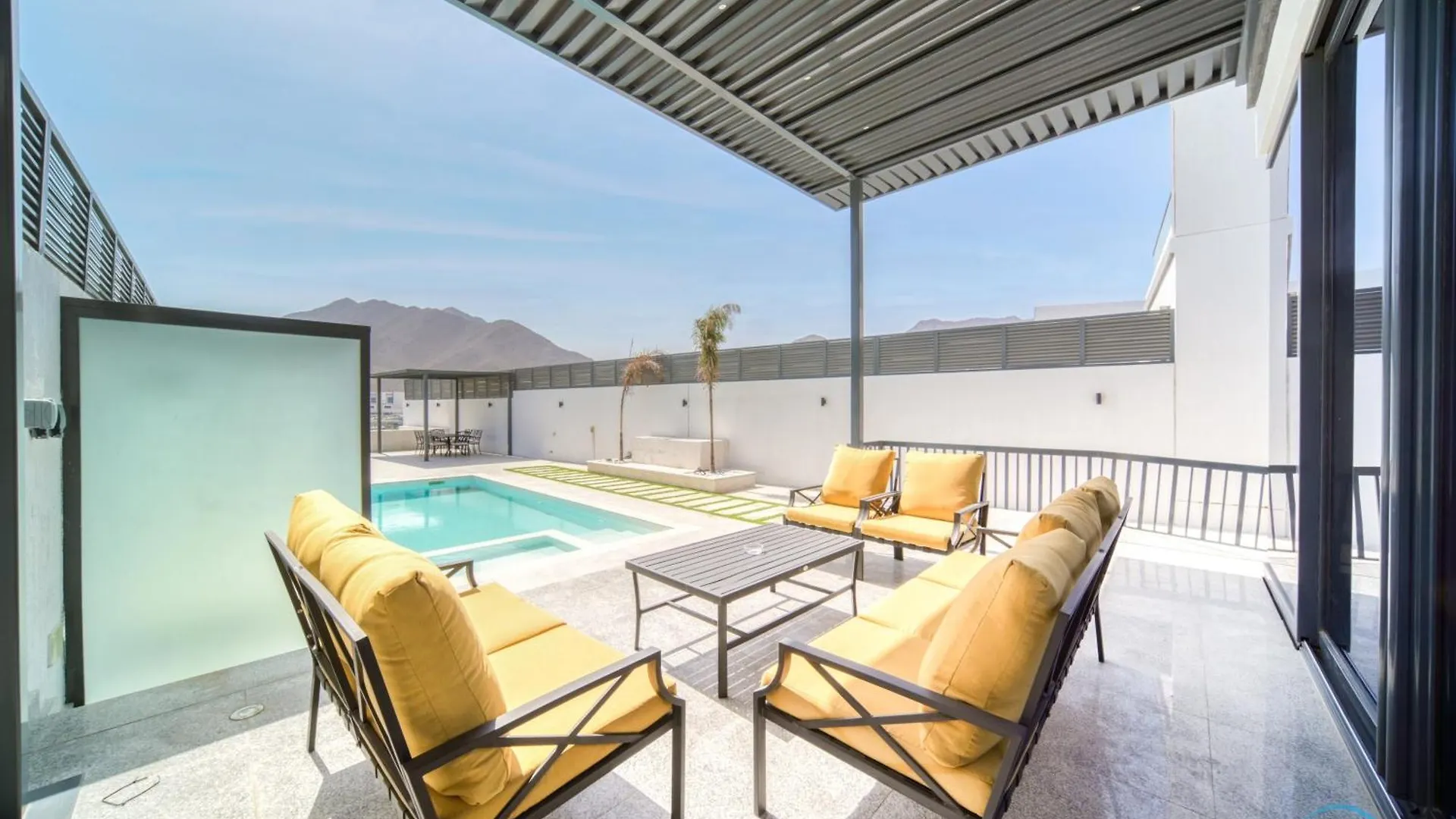 Apartment Exclusive Deal! Luxury 4Br Villa On Al Dana Island By Deluxe Holiday Homes Fujairah